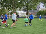 Laatste training S.K.N.W.K. JO7-1 (partijtje tegen de ouders) van maandag 27 mei 2024 (39/180)